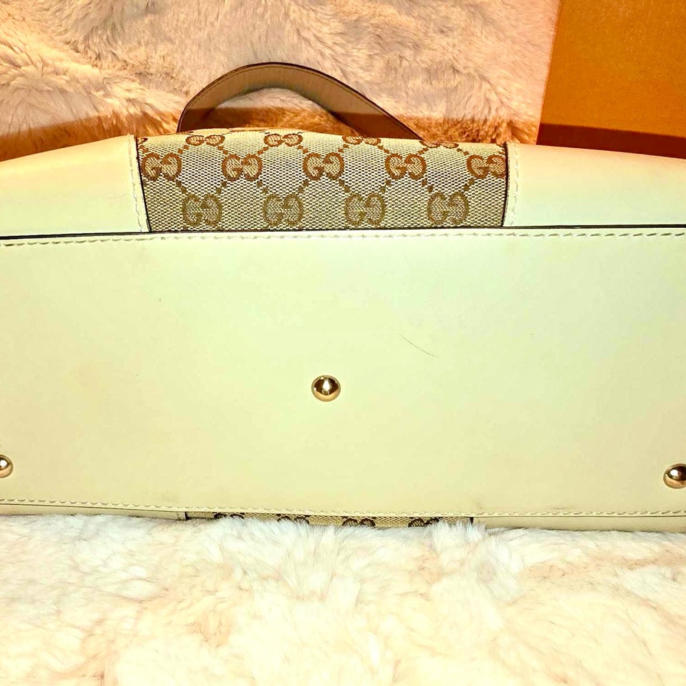 Gucci Handbag - Picture 8 of 15